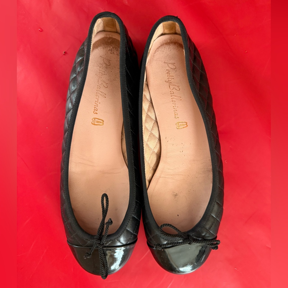 Pretty Ballerinas Black Quilted Ballet Flats with Toe Cap - size 38.5 (US 8)